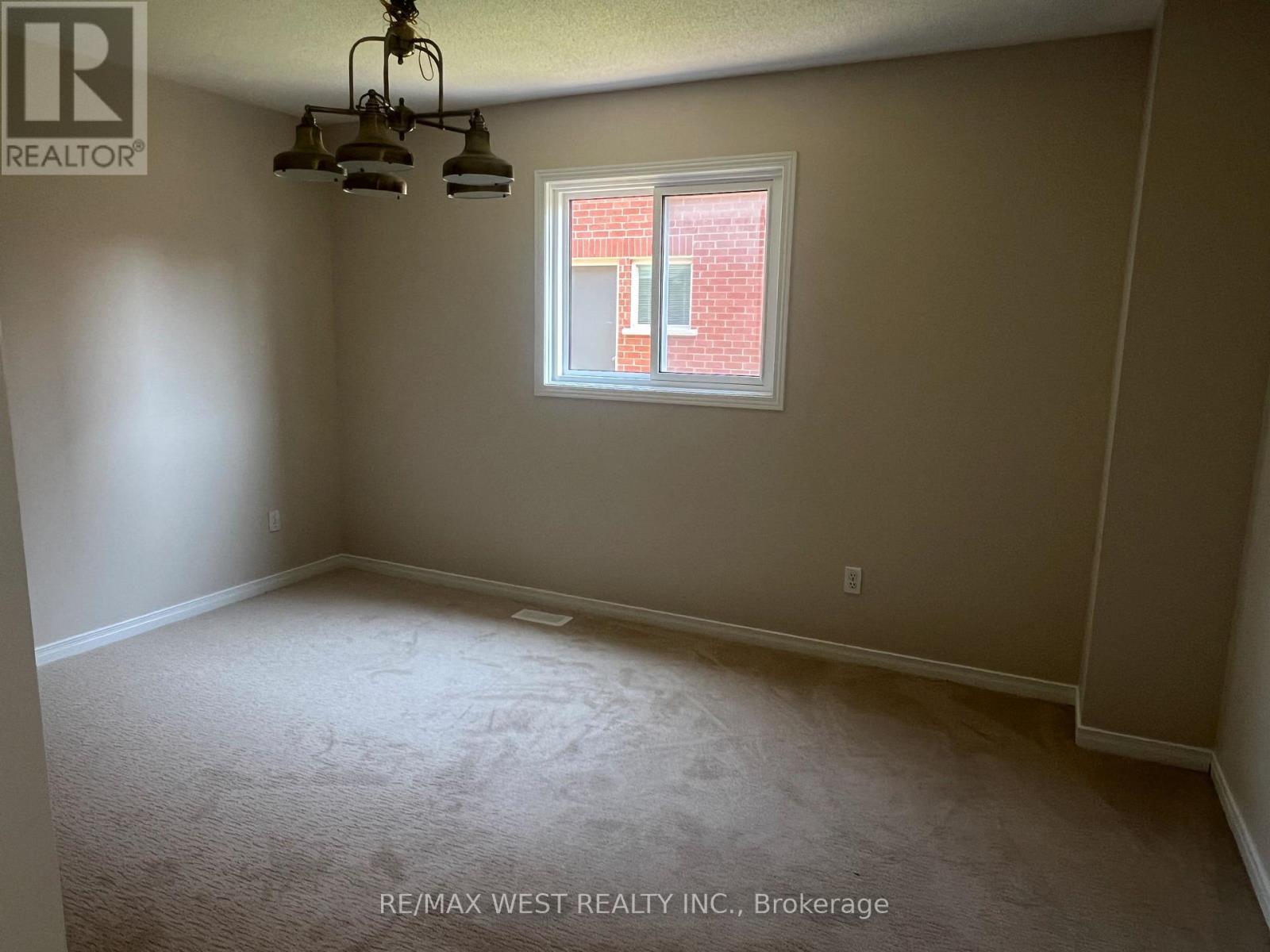 60 Furrow Drive, Whitby, Ontario  L1R 1Y7 - Photo 7 - E13526936