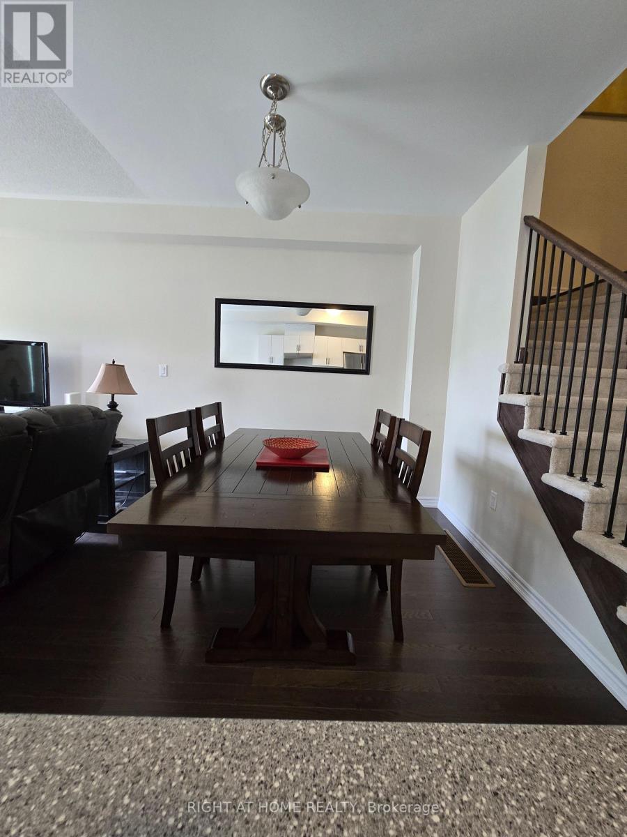 98 Senay Circle Nw, Clarington, Ontario  L1E 0G9 - Photo 4 - E13526956