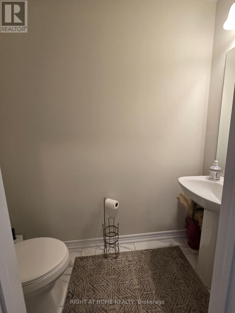 98 Senay Circle Nw, Clarington, Ontario  L1E 0G9 - Photo 6 - E13526956