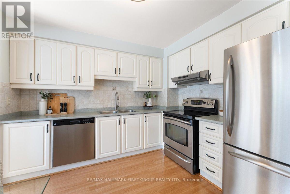16 Goodfellow Street, Whitby, Ontario  L1P 1C4 - Photo 18 - E13527014