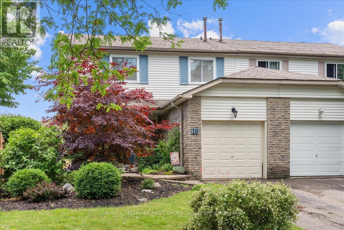 16 Goodfellow Street, Whitby, Ontario  L1P 1C4 - Photo 3 - E13527014