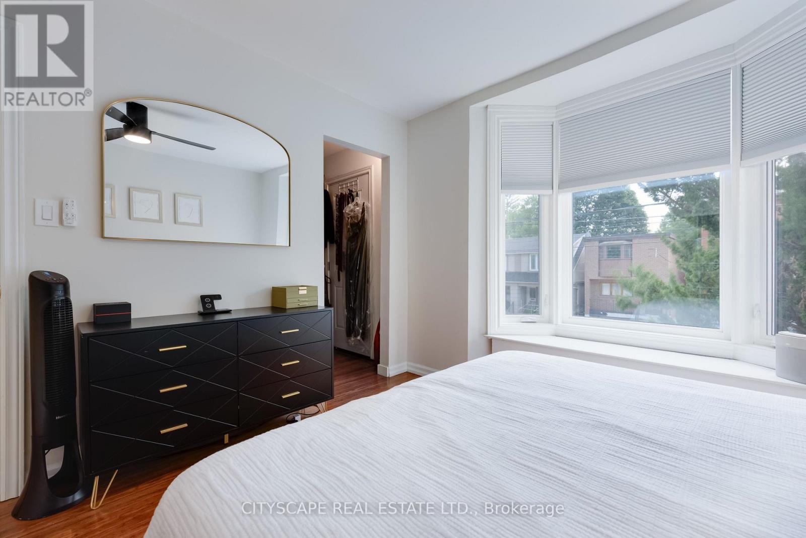Upper - 193 Coxwell Avenue, Toronto, Ontario M4L 3B4 - Photo 10 - E13527168