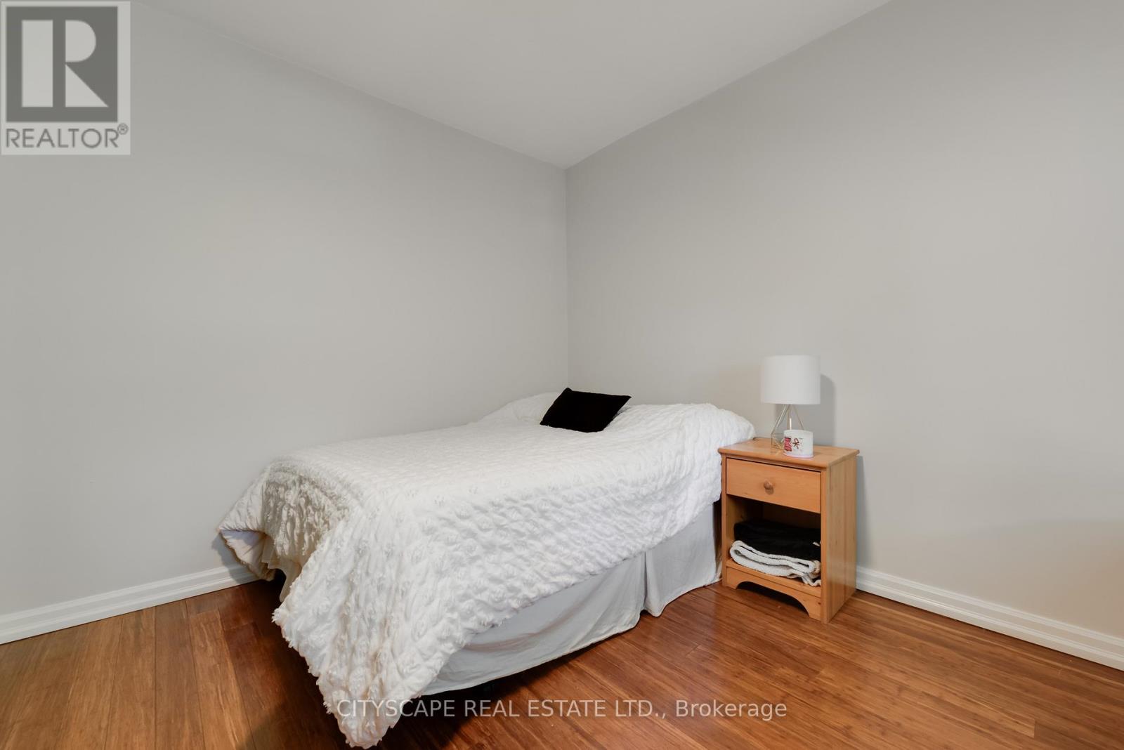Upper - 193 Coxwell Avenue, Toronto, Ontario M4L 3B4 - Photo 13 - E13527168
