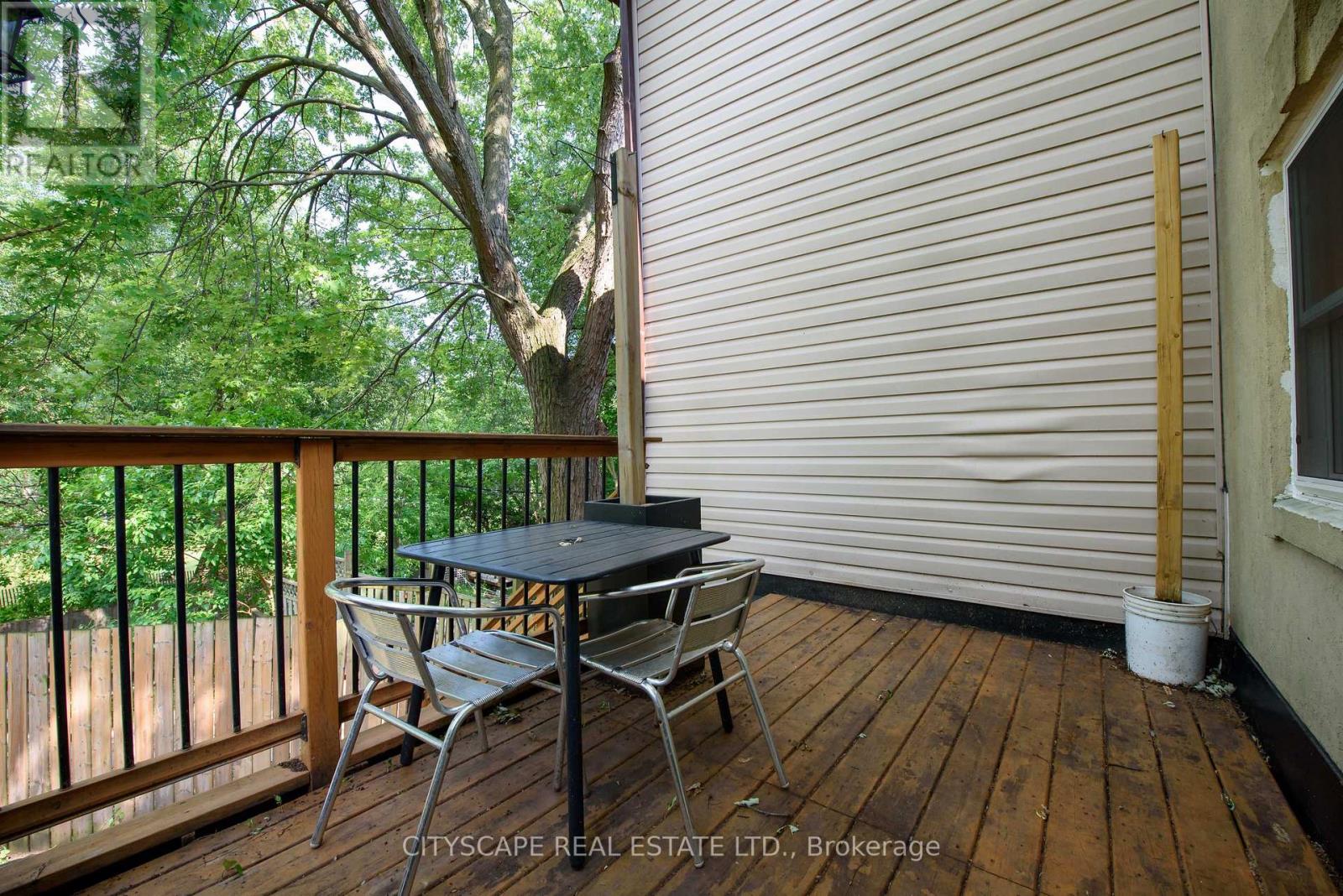 Upper - 193 Coxwell Avenue, Toronto, Ontario M4L 3B4 - Photo 20 - E13527168