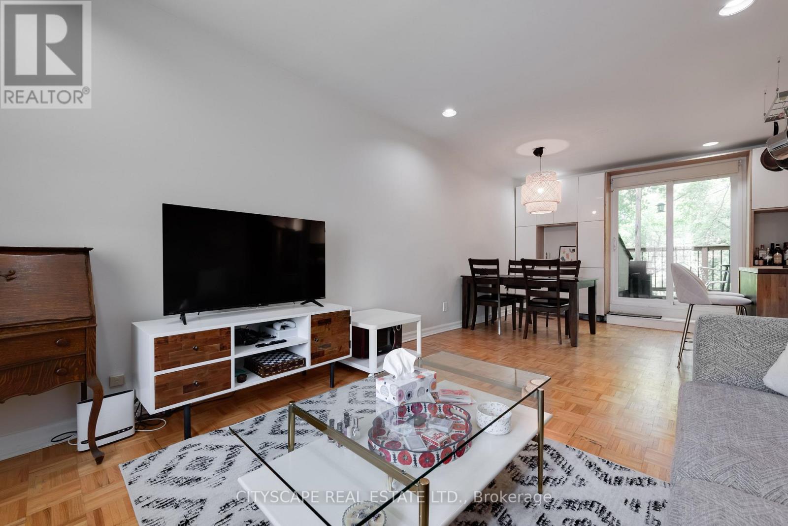 Upper - 193 Coxwell Avenue, Toronto, Ontario M4L 3B4 - Photo 3 - E13527168