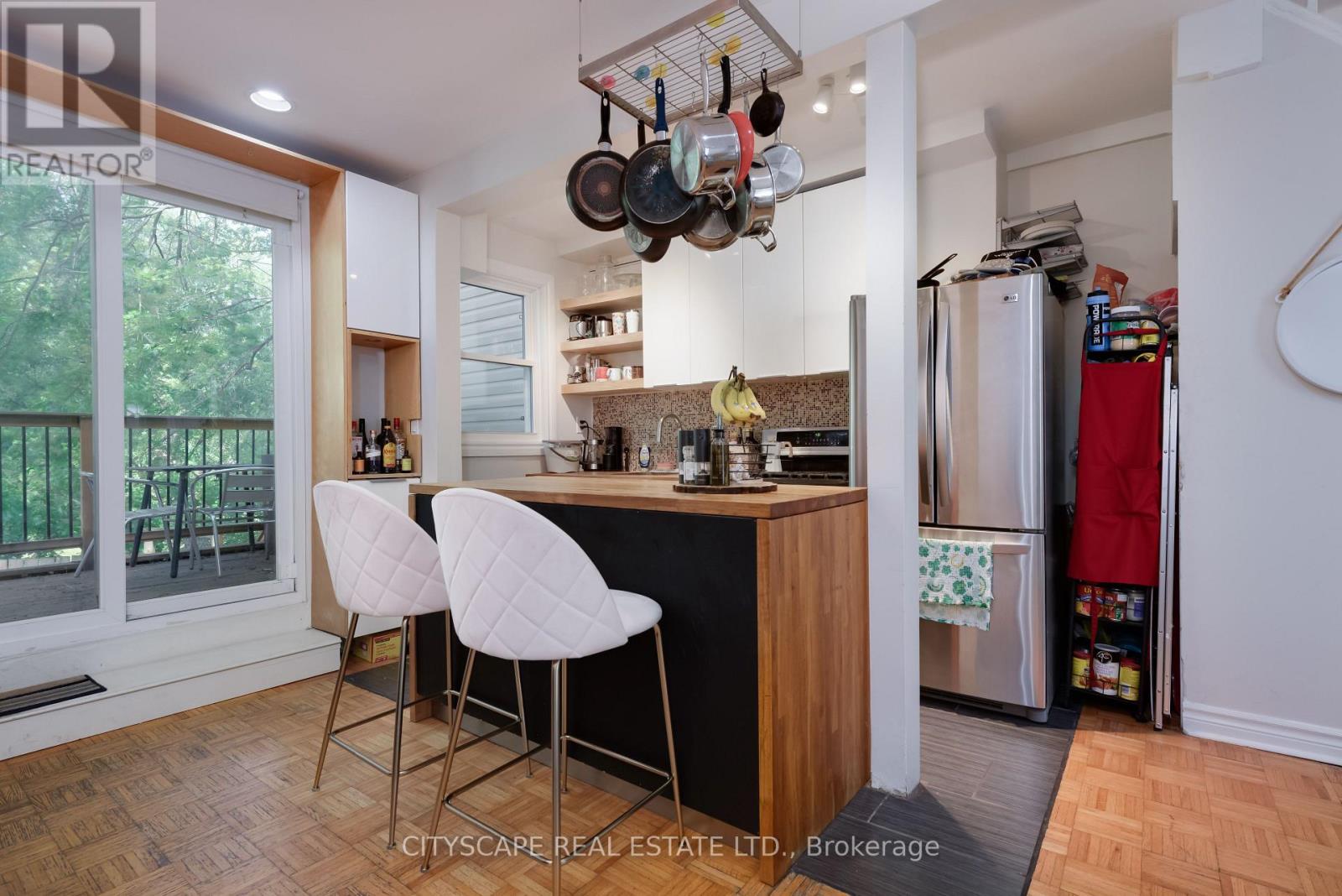 Upper - 193 Coxwell Avenue, Toronto, Ontario M4L 3B4 - Photo 5 - E13527168
