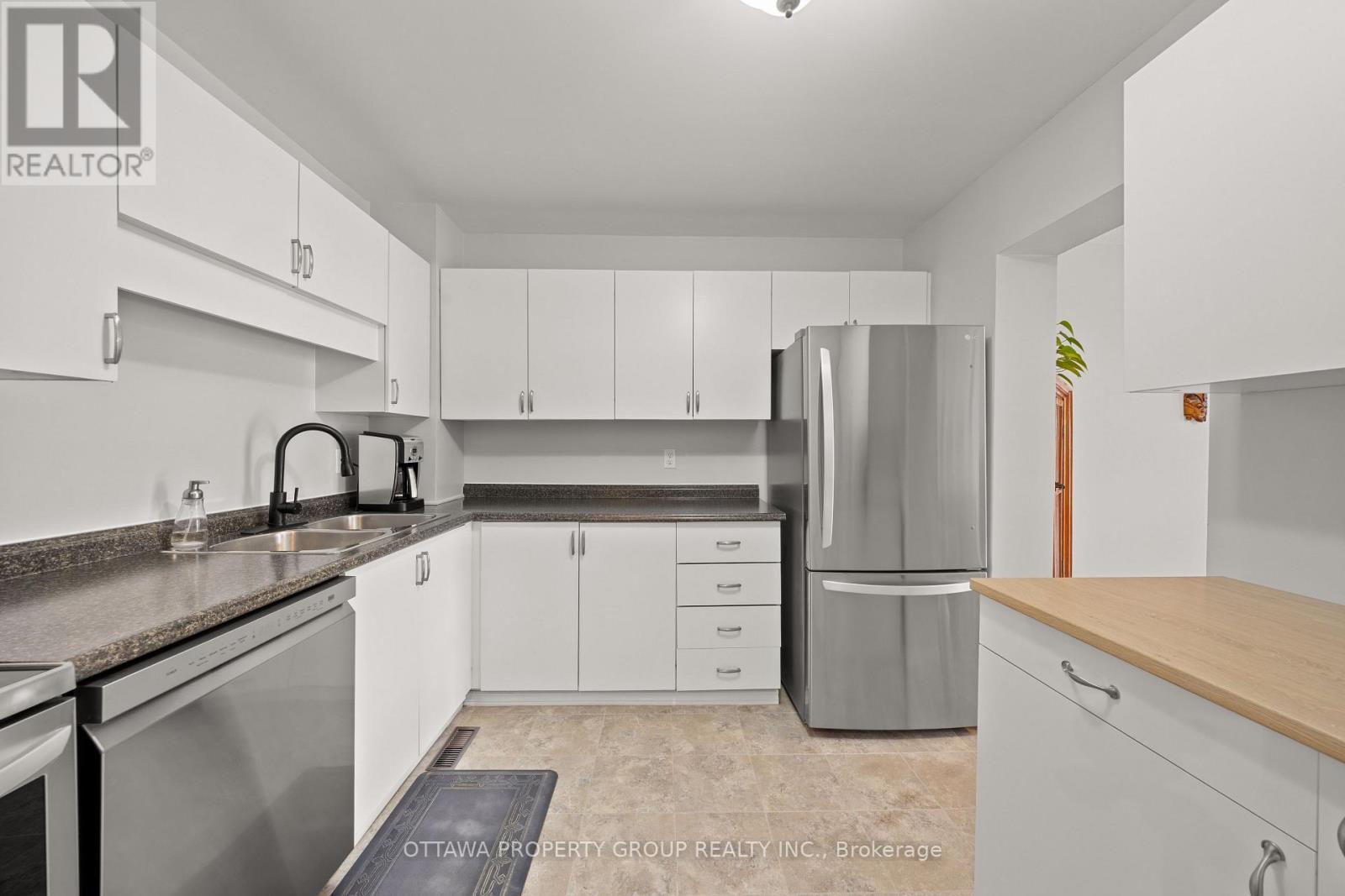 13 Bentbrook Crescent, Ottawa, Ontario  K2J 3X9 - Photo 3 - X13527032