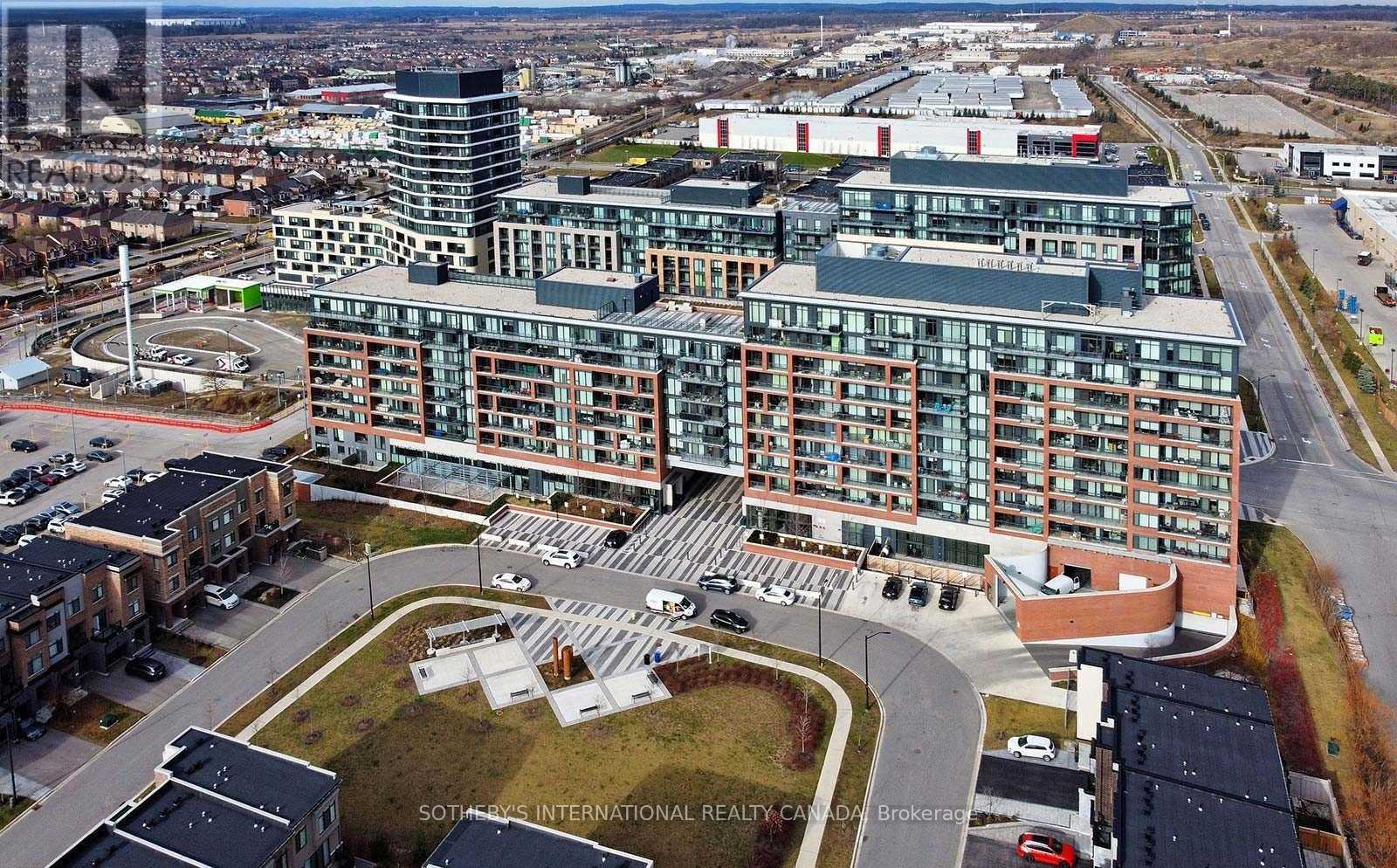 632 - 99 EAGLE ROCK WAY, Vaughan (Maple)