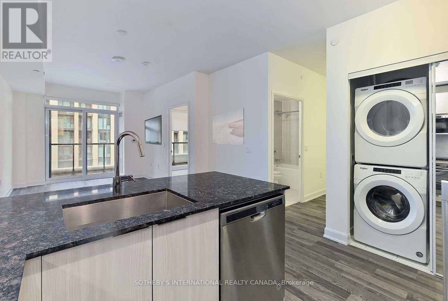 632 - 99 EAGLE ROCK WAY