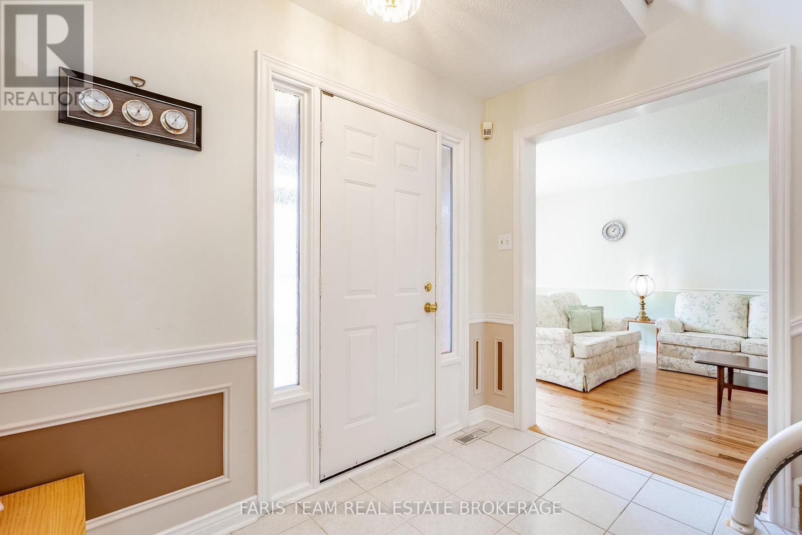 491 Ferndale Drive N, Barrie (Northwest), Ontario  L4N 7X7 - Photo 5 - S13526954