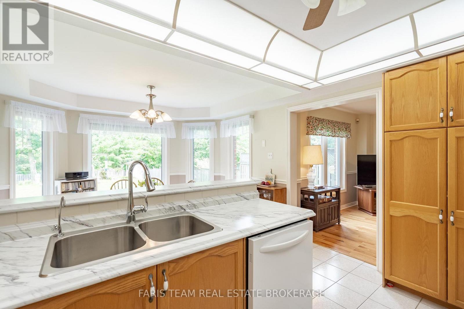 491 Ferndale Drive N, Barrie (Northwest), Ontario  L4N 7X7 - Photo 8 - S13526954