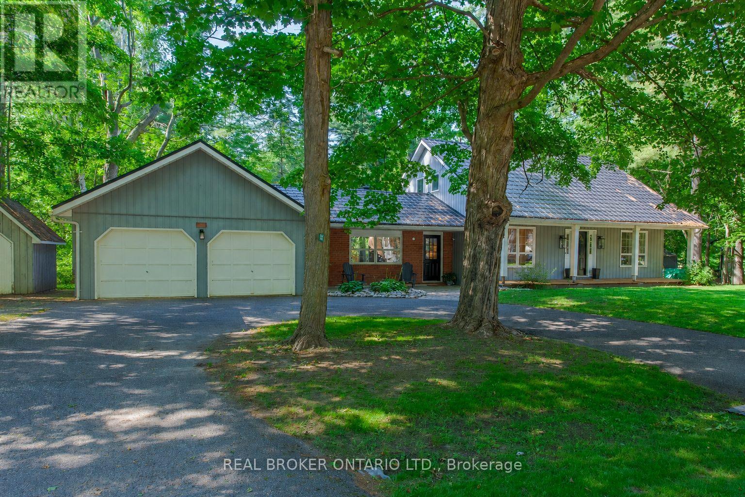 1880 GLEN OAK LANE