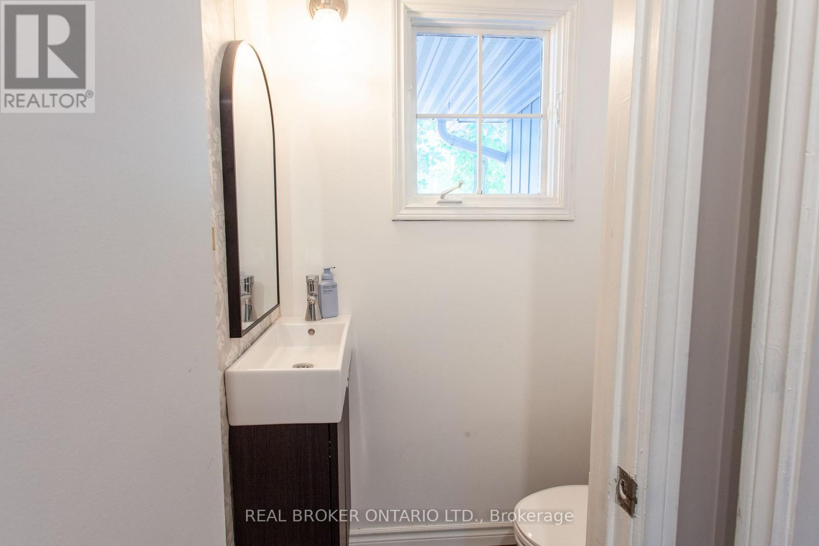 1880 Glen Oak Lane, Severn, Ontario L3V 7J1 - Photo 12 - S13527152