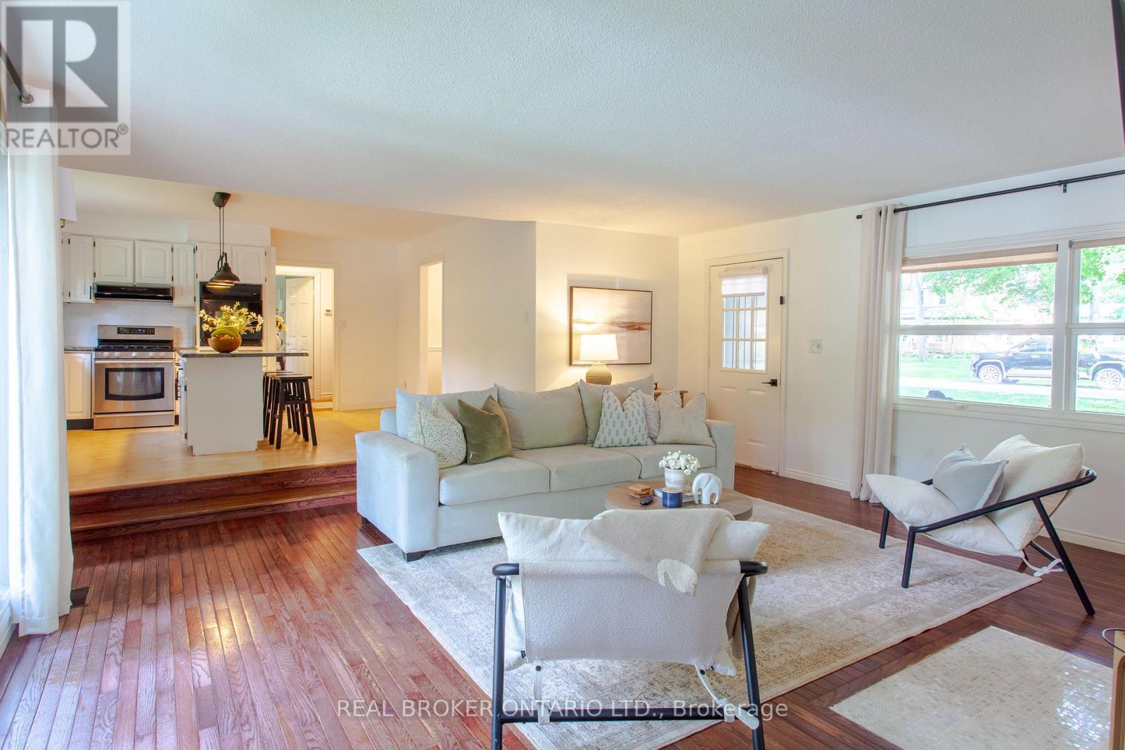 1880 Glen Oak Lane, Severn, Ontario L3V 7J1 - Photo 5 - S13527152
