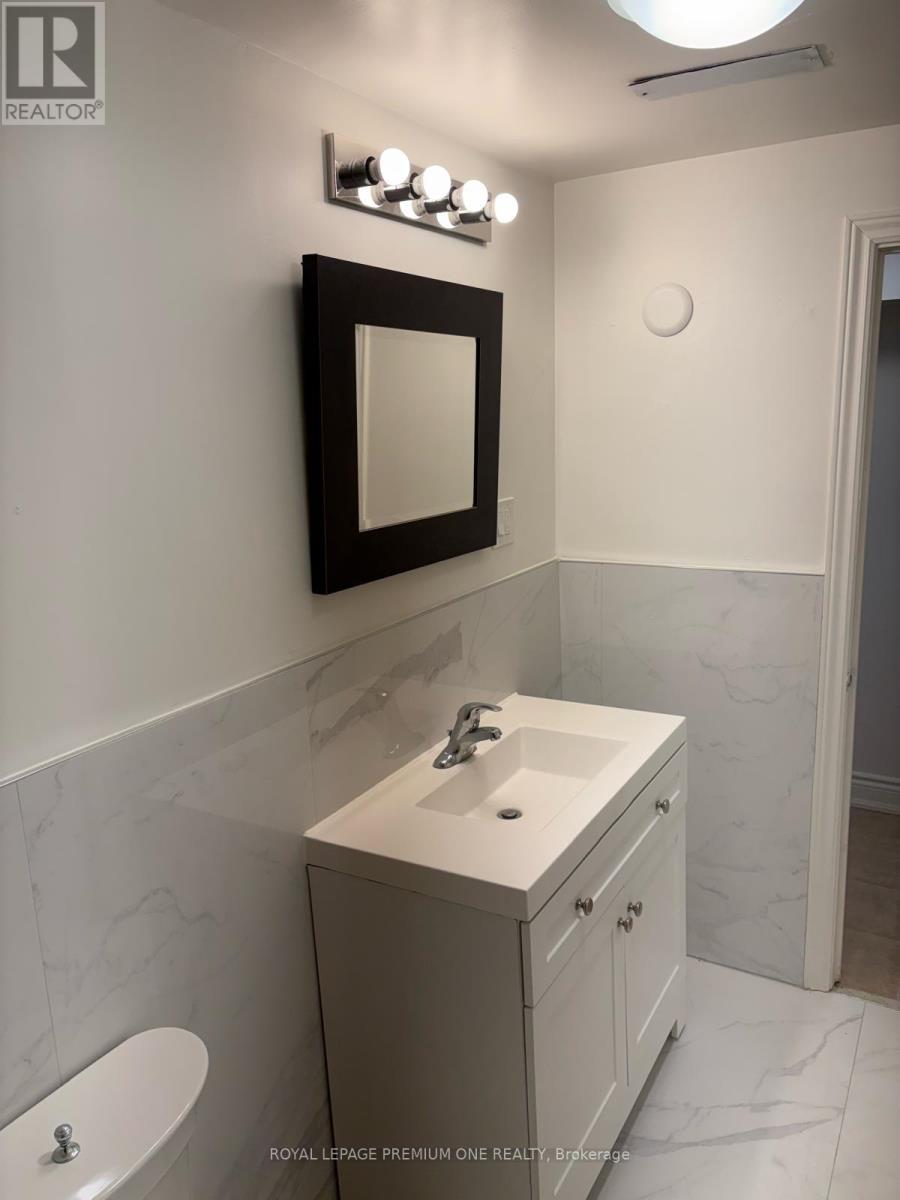 Lower - 14 Valleycrest Drive, King, Ontario  L7B 1G1 - Photo 11 - N13525794