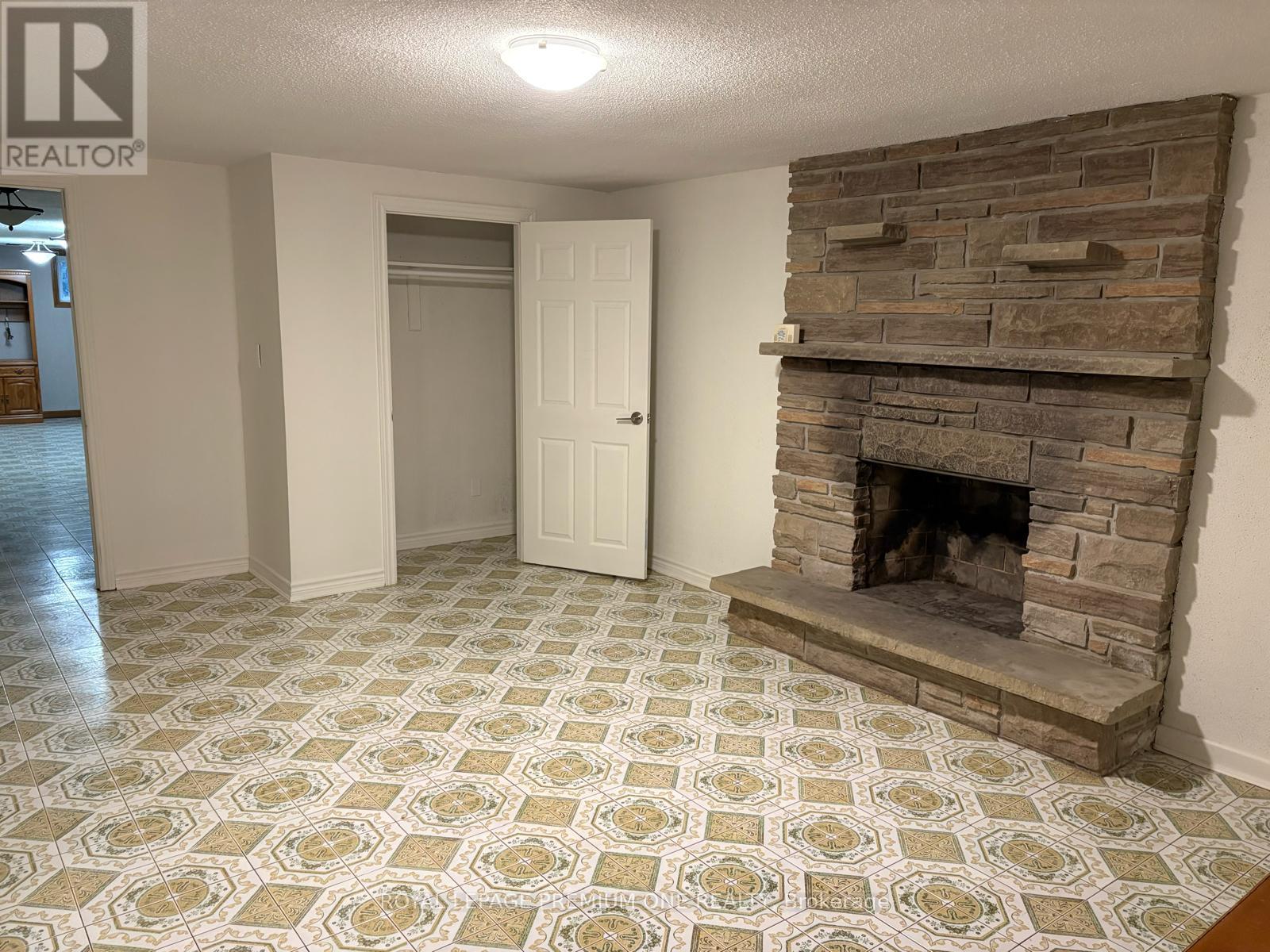 Lower - 14 Valleycrest Drive, King, Ontario  L7B 1G1 - Photo 8 - N13525794