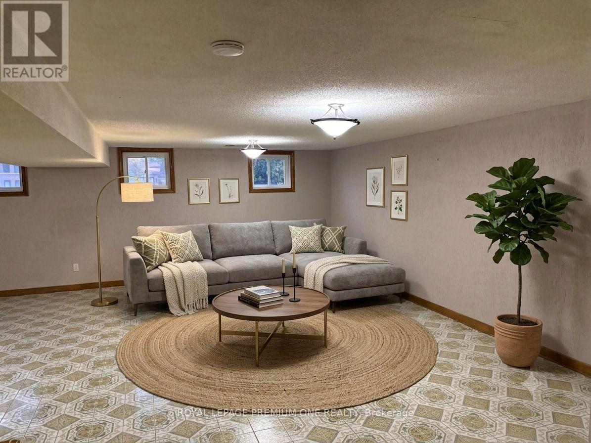 Lower - 14 Valleycrest Drive, King, Ontario  L7B 1G1 - Photo 5 - N13525794