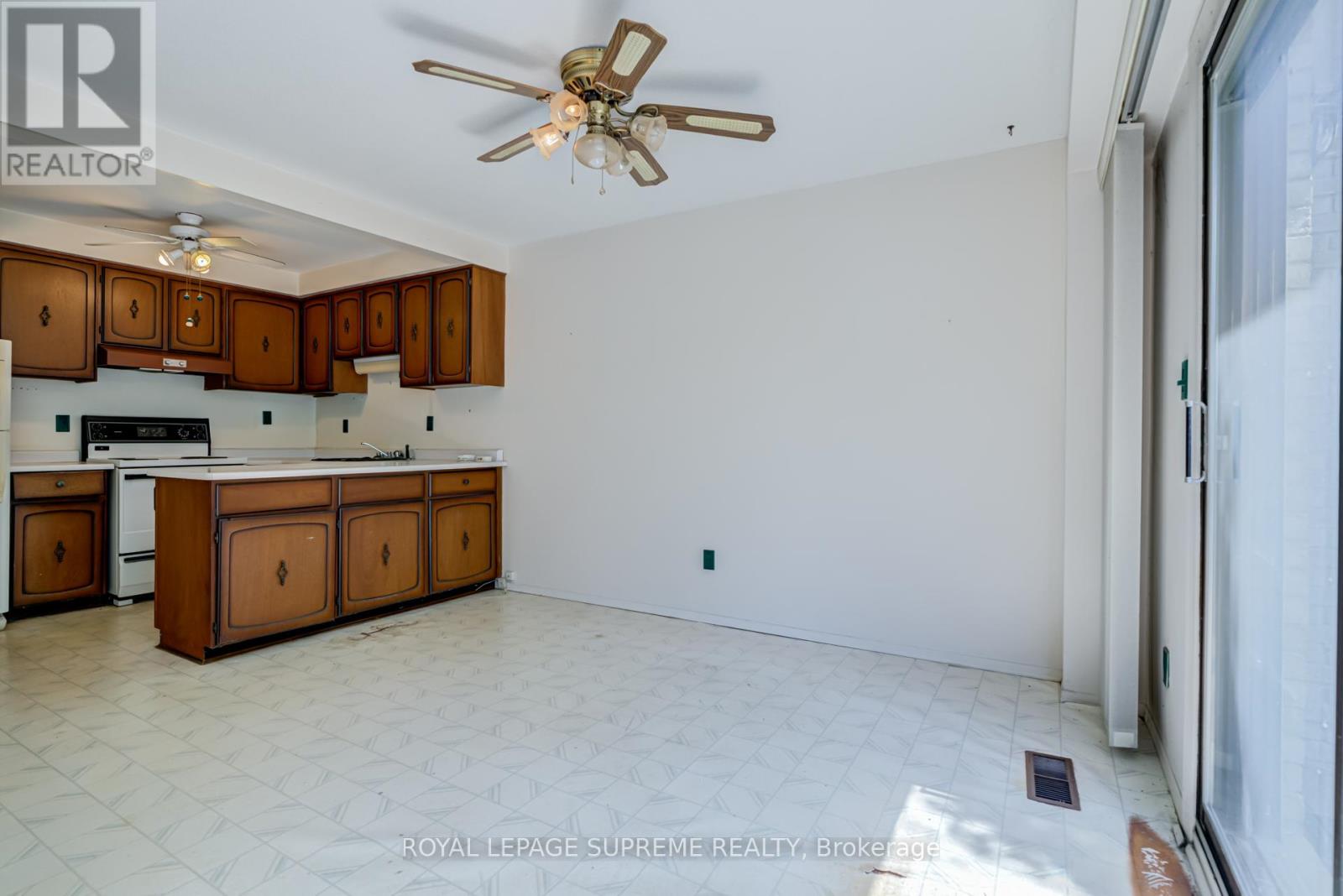 88 Salisbury Circle, Brampton, Ontario  L6V 2Z5 - Photo 8 - W13527028