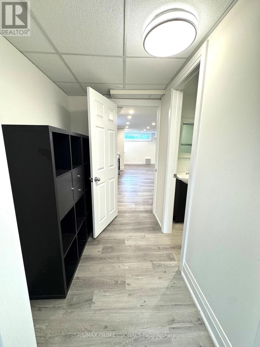 Bsmt - 24 Millburn Drive, Toronto, Ontario  M9B 2W9 - Photo 8 - W13527088
