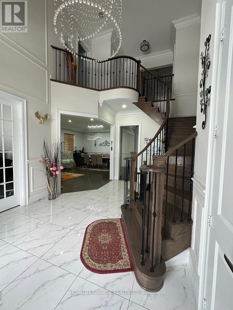 12 Hertonia Street, Brampton, Ontario  L6P 4E6 - Photo 5 - W13527208