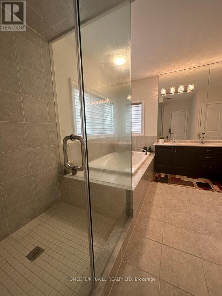 12 Hertonia Street, Brampton, Ontario  L6P 4E6 - Photo 7 - W13527208