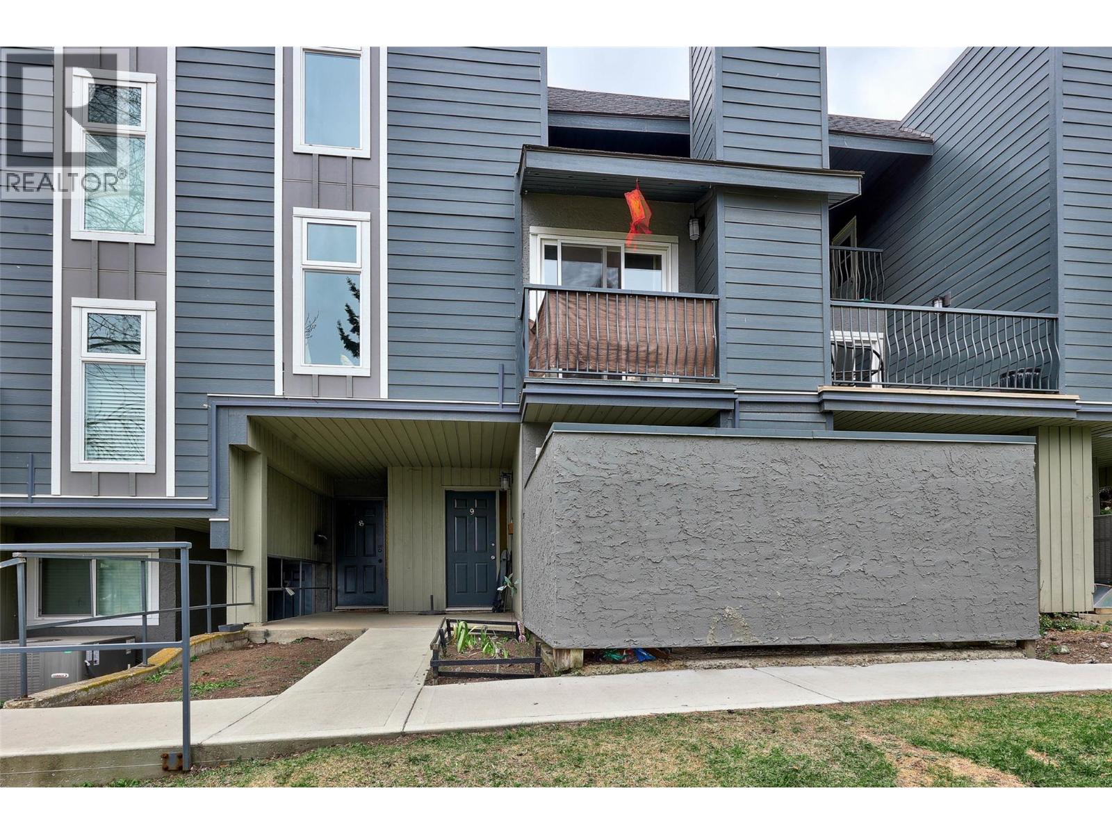 1221 HUGH ALLAN Drive Unit# 9