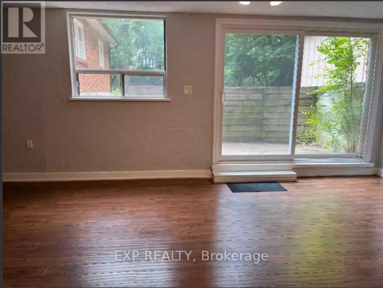 Upper Level - 254 Hillside Drive, Mississauga, Ontario  L5M 1G5 - Photo 8 - W13521528