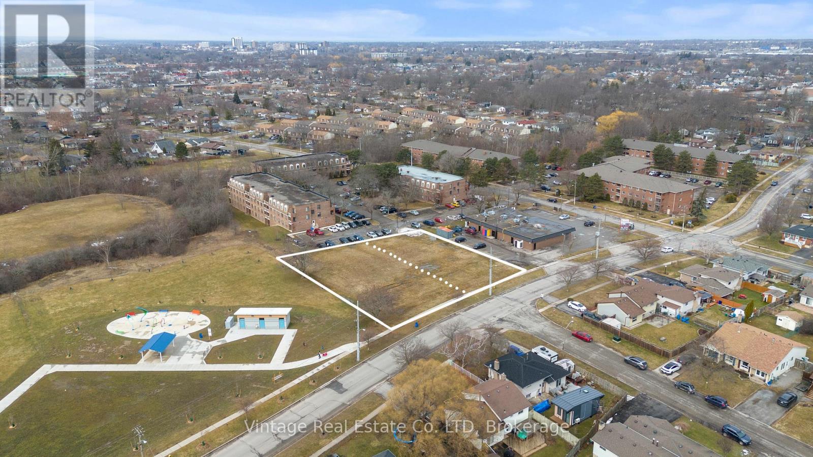 116 Woodrow Street, St. Catharines, Ontario  L2P 3T7 - Photo 4 - X13527392