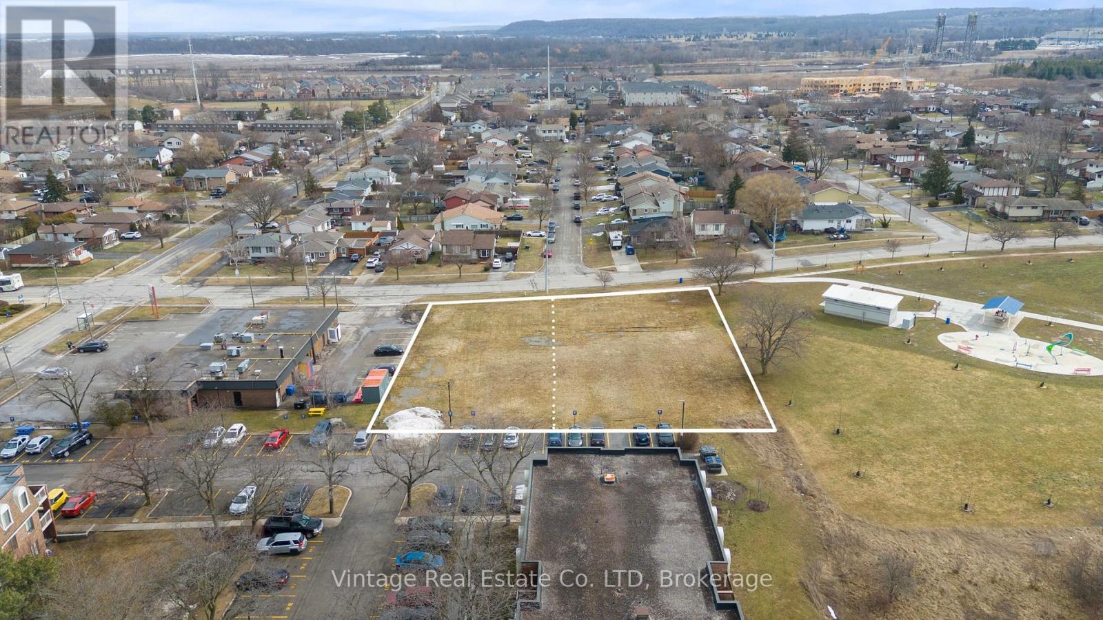 116 Woodrow Street, St. Catharines, Ontario  L2P 3T7 - Photo 6 - X13527392