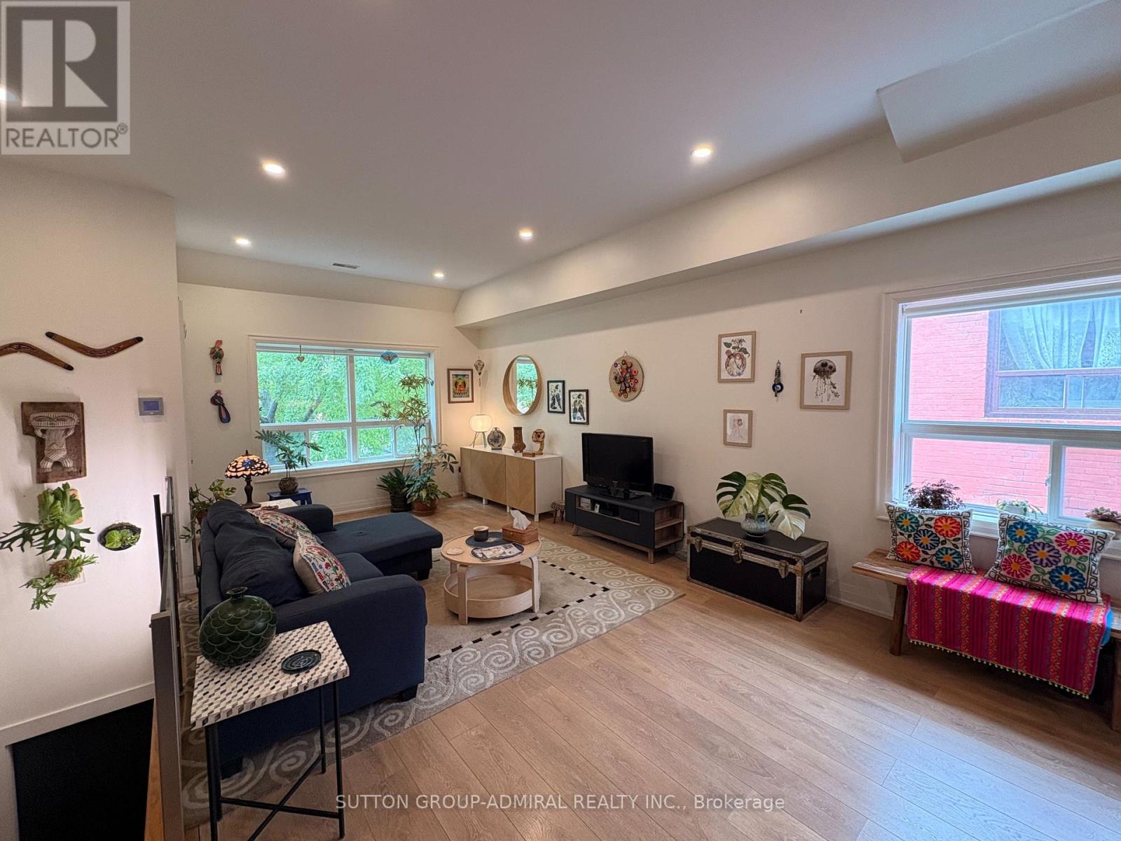 2 - 347 Northcliffe Boulevard, Toronto, Ontario  M6E 3K9 - Photo 4 - C13518310