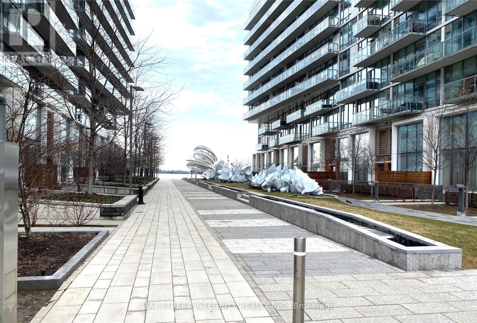 2708 - 15 Queens Quay E, Toronto, Ontario M5E 0A4 - Photo 2 - C13527412