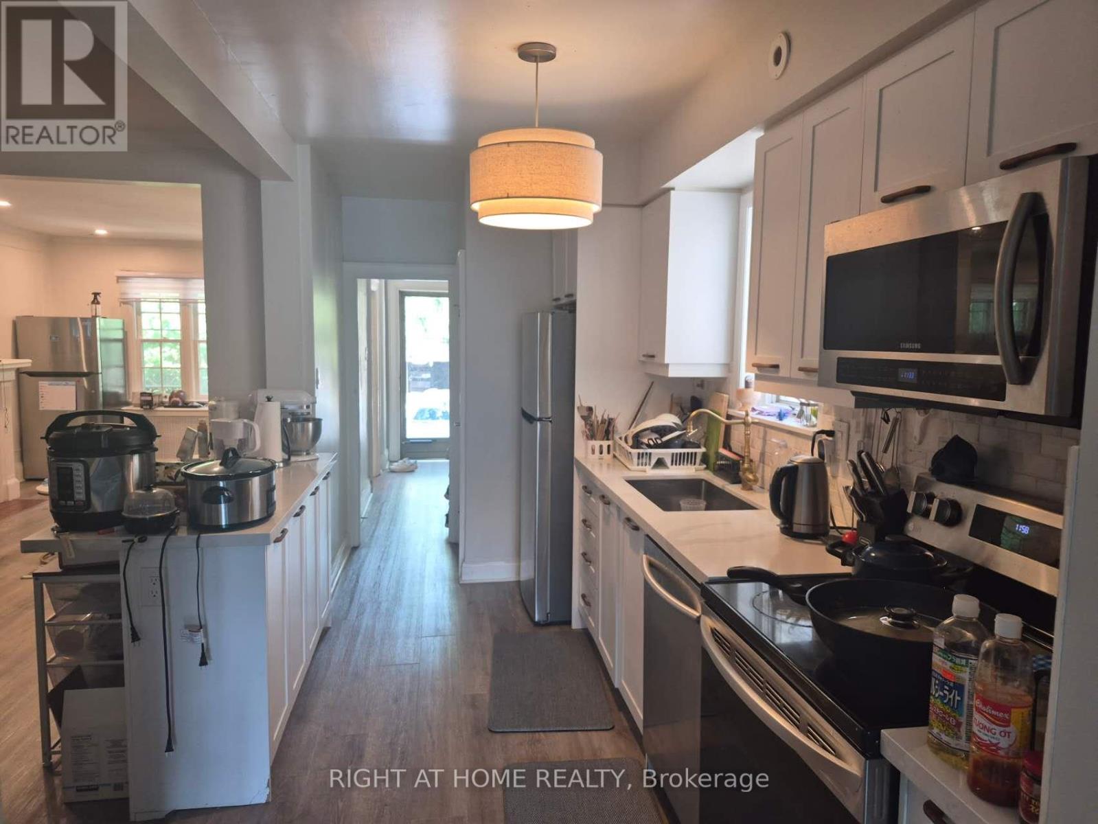 357 Old Orchard Grove, Toronto, Ontario M5M 2G1 - Photo 11 - C13527418
