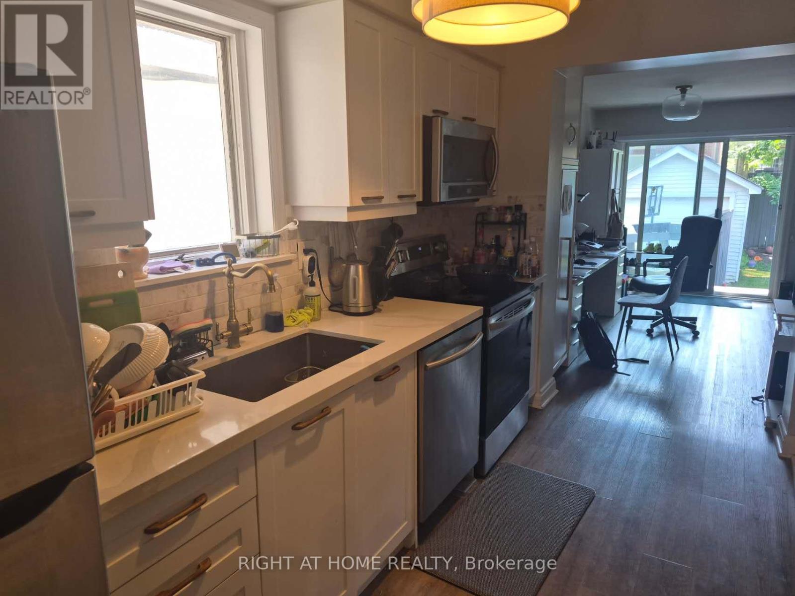357 Old Orchard Grove, Toronto, Ontario M5M 2G1 - Photo 13 - C13527418