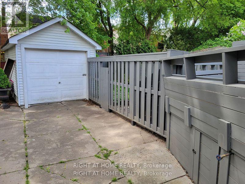 357 Old Orchard Grove, Toronto, Ontario M5M 2G1 - Photo 4 - C13527418
