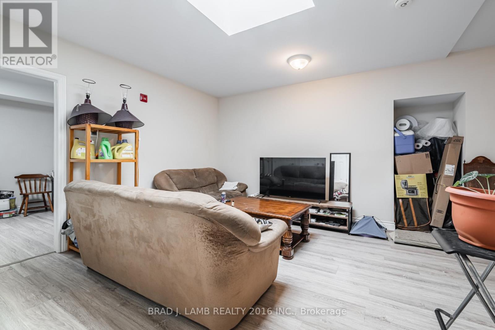 3 - 2904A DANFORTH AVENUE