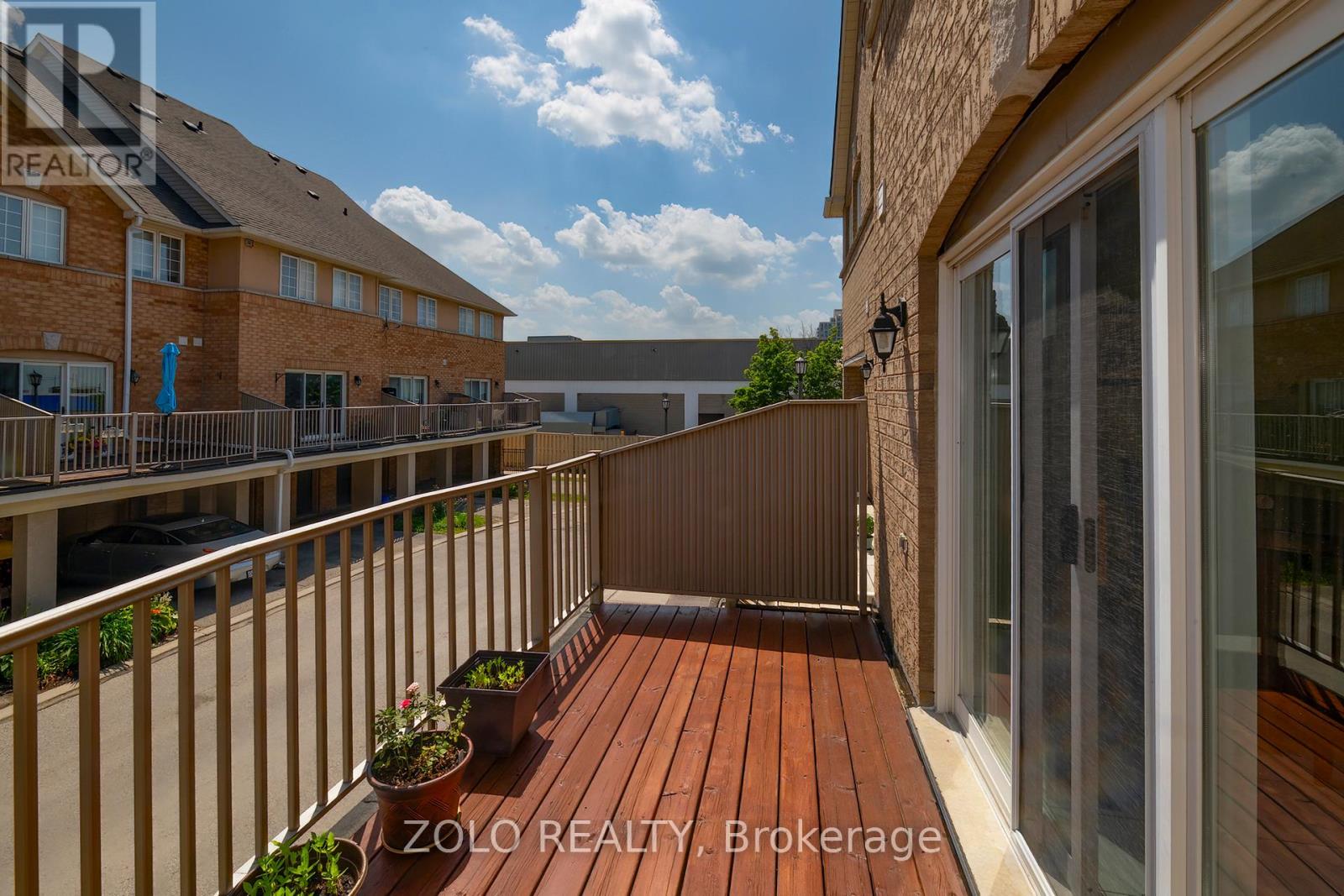 26 - 23 Observatory Lane, Richmond Hill, Ontario  L4C 0M7 - Photo 3 - N13527384