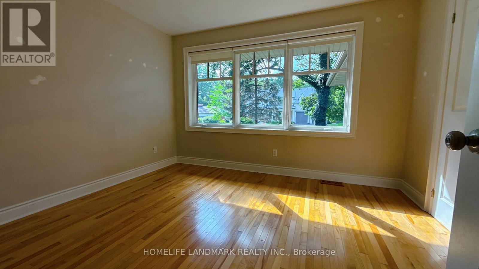 2062 Glenforest Crescent, Oakville, Ontario L6J 2G4 - Photo 11 - W13527274