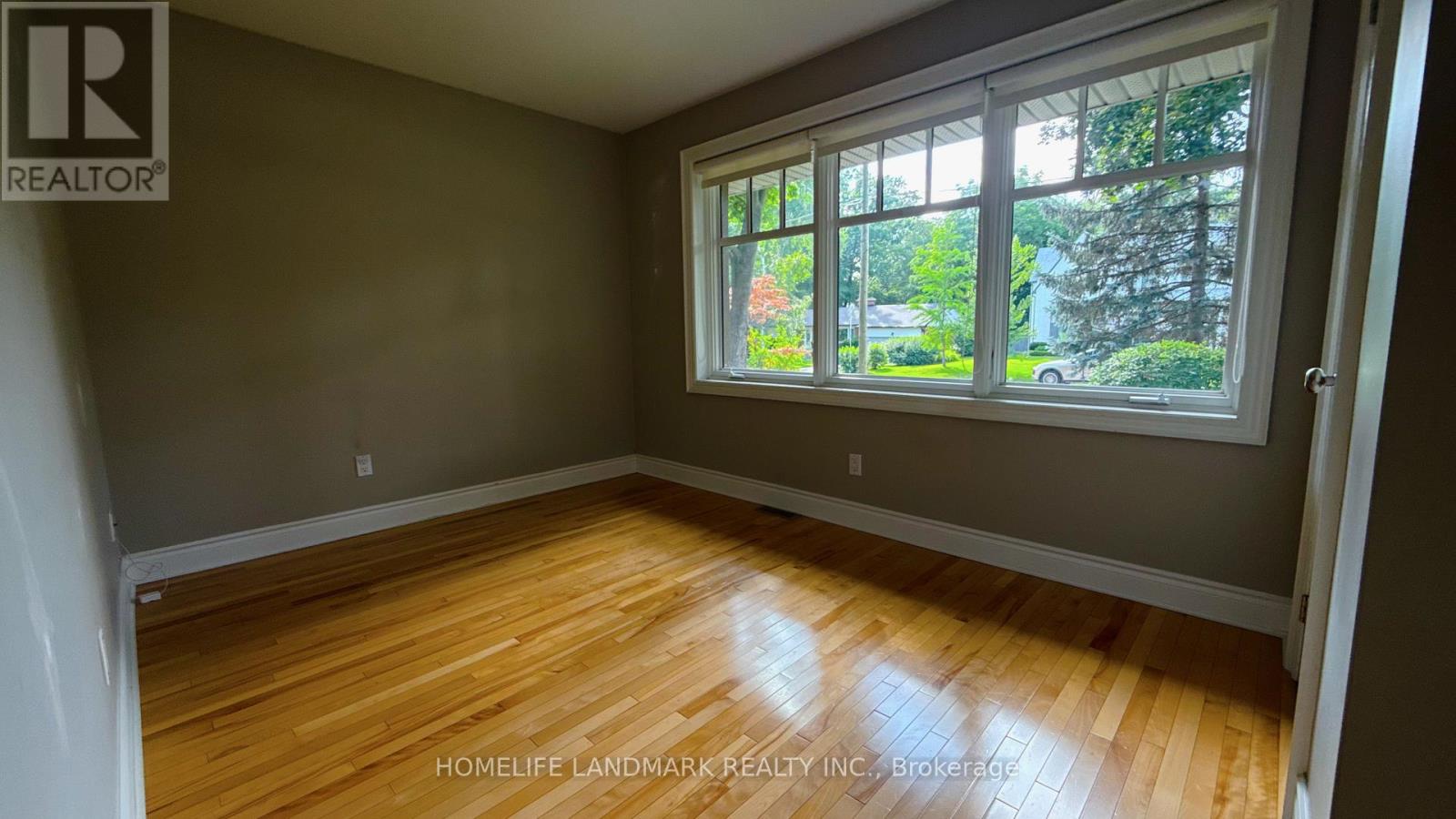 2062 Glenforest Crescent, Oakville, Ontario L6J 2G4 - Photo 12 - W13527274
