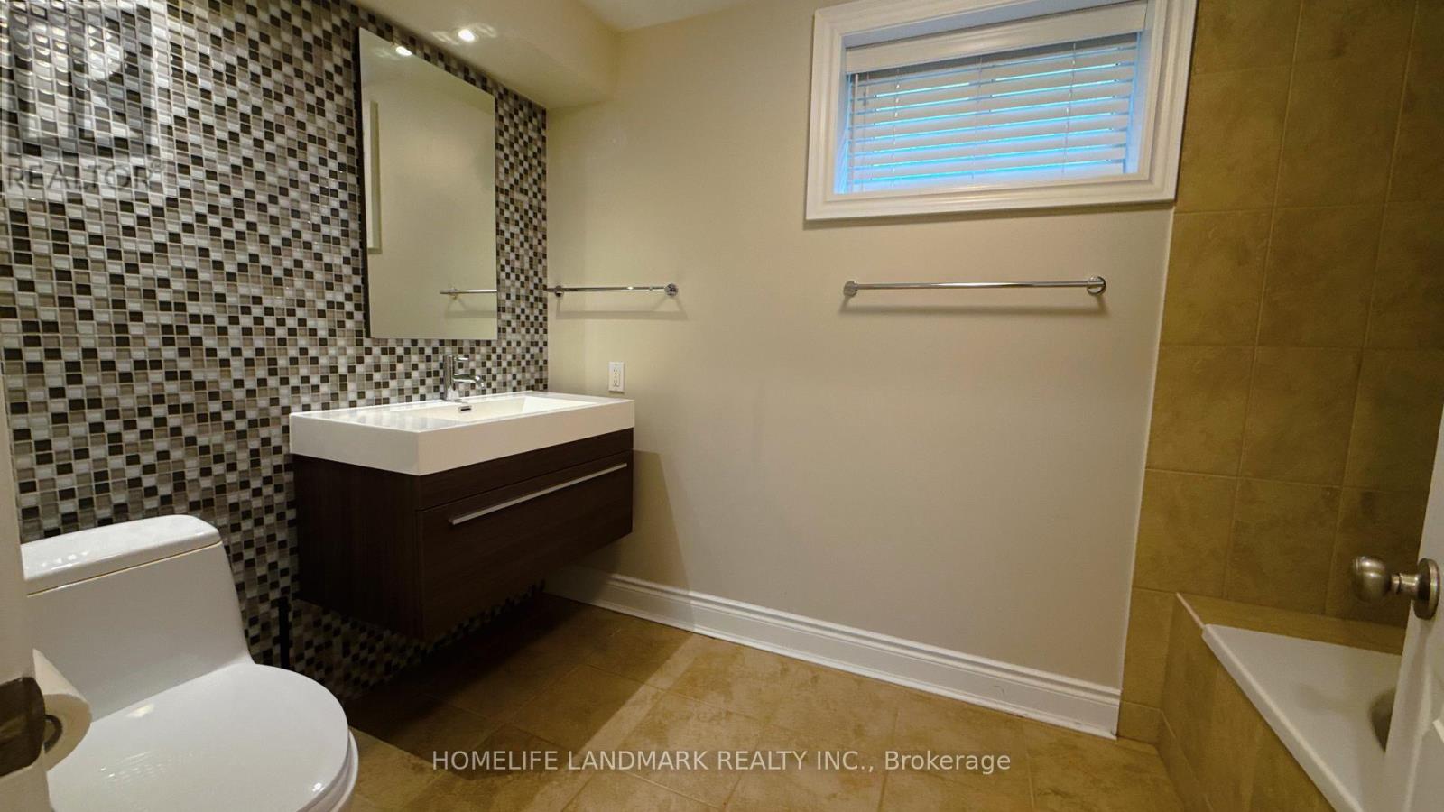 2062 Glenforest Crescent, Oakville, Ontario L6J 2G4 - Photo 17 - W13527274