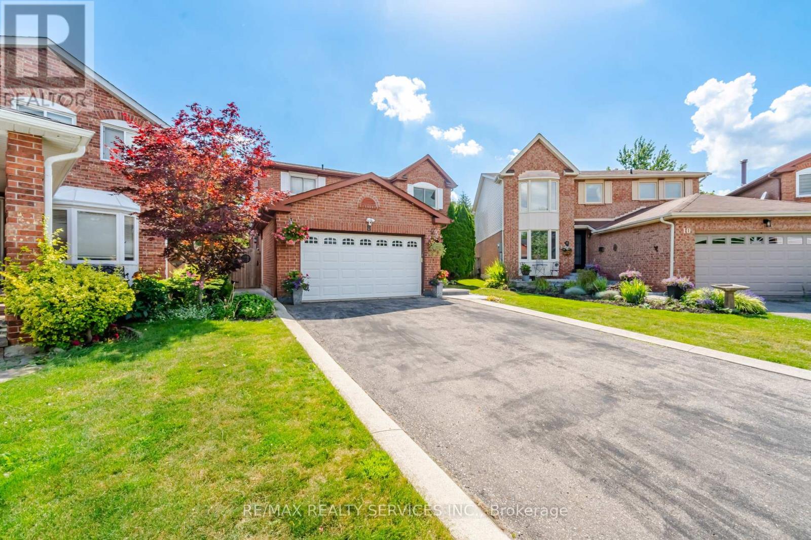 8 PARAMOUNT PLACE, Brampton, Ontario
