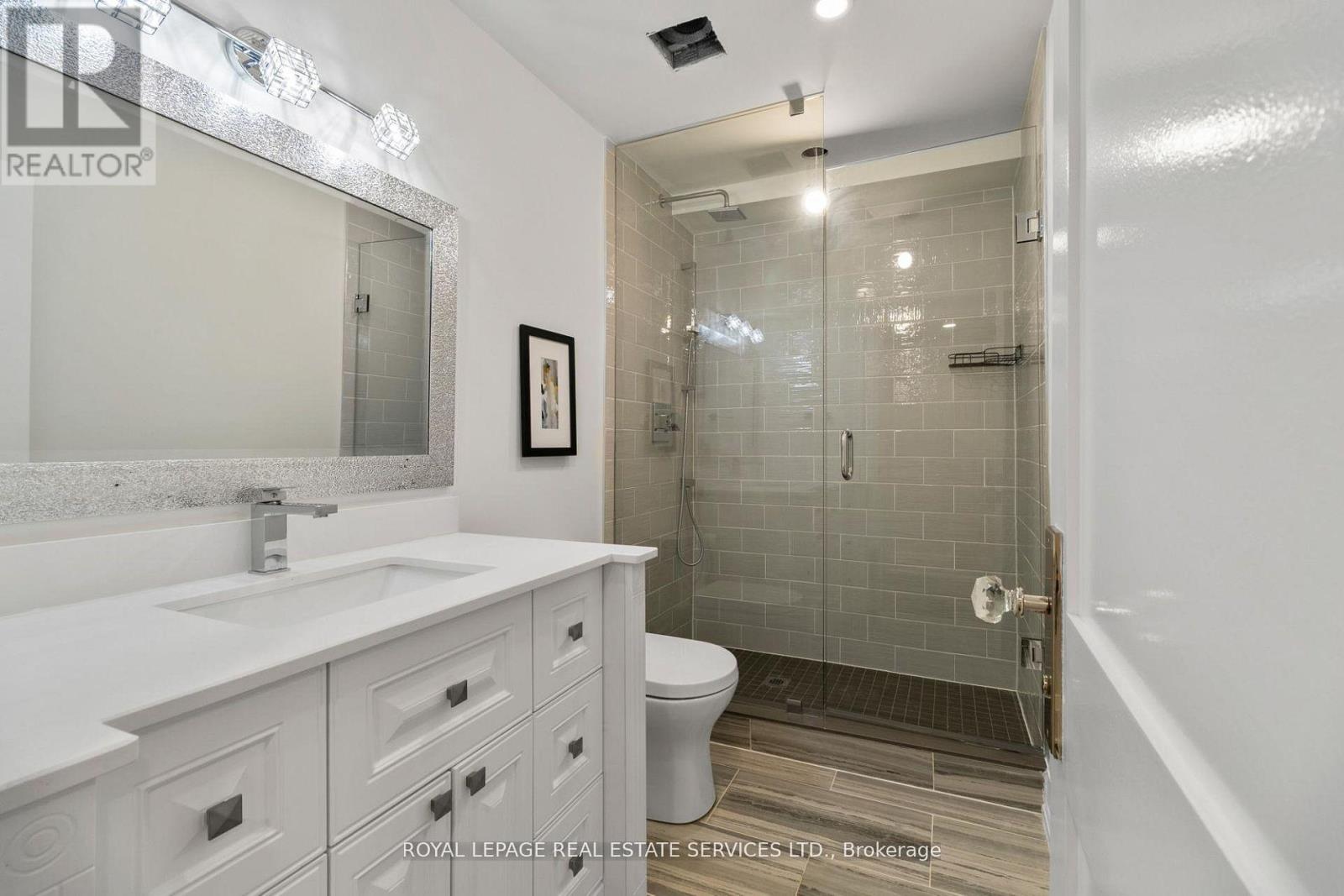 5 Kirk Bradden Road W, Toronto, Ontario  M8Y 2G1 - Photo 38 - W13527346
