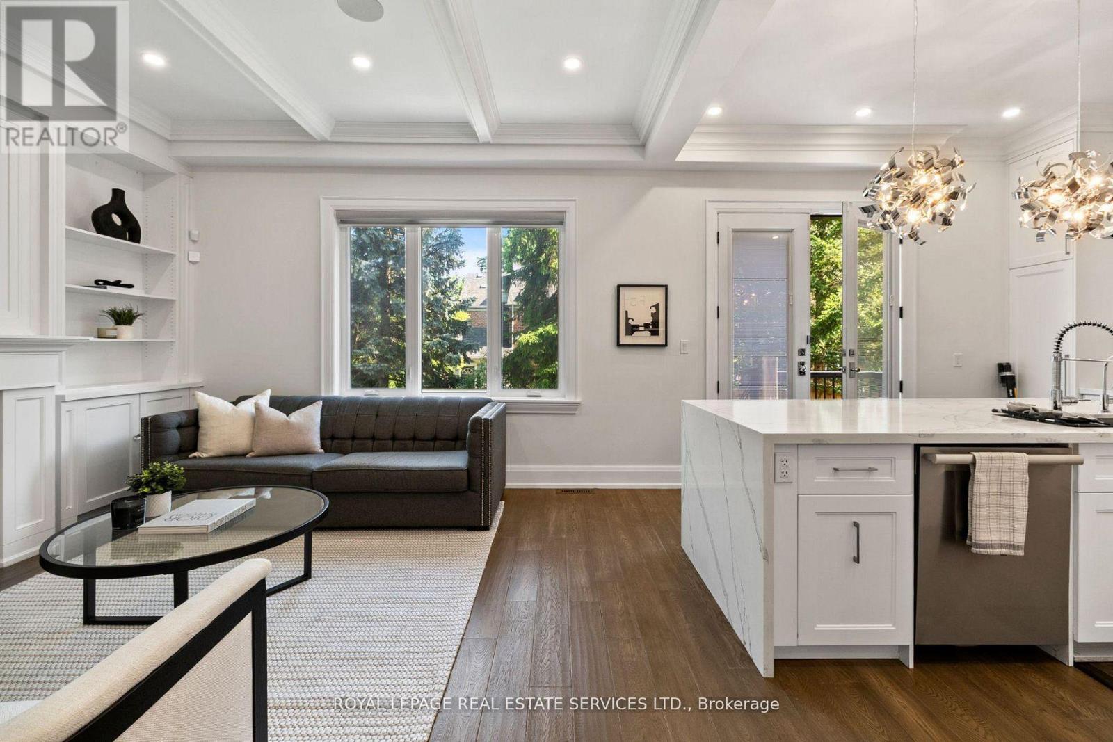 5 Kirk Bradden Road W, Toronto, Ontario  M8Y 2G1 - Photo 7 - W13527346