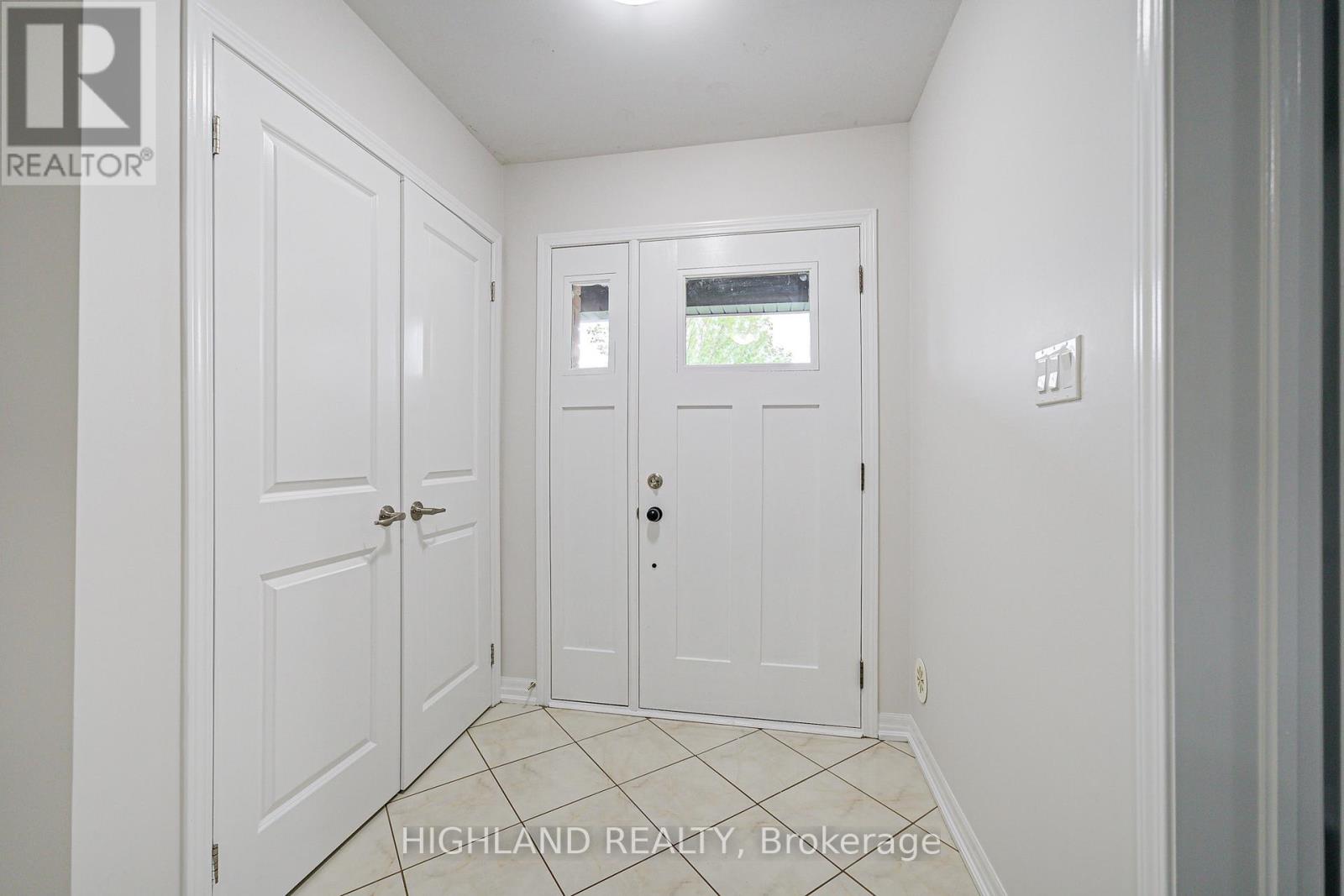 4 - 265 Ellen Davidson Drive, Oakville, Ontario  L6M 0V4 - Photo 2 - W13527376