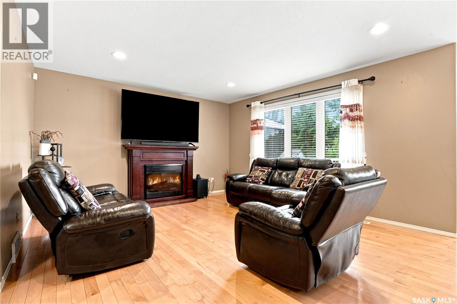 110 Stepney Crescent, Saskatoon, Saskatchewan  S7T 0A5 - Photo 6 - SK041107