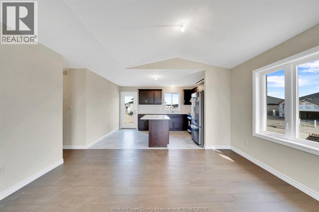 397 Hemlock Lane Unit# Main, Lakeshore, Ontario N8L 1A9 - Photo 4 - 26016119