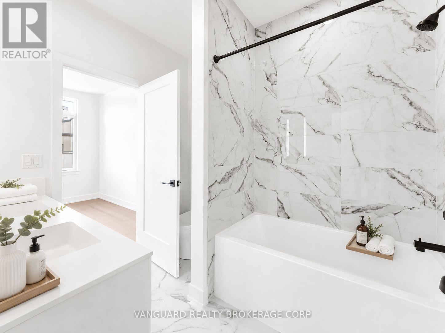 21 - 15 Lou Parsons Way, Mississauga, Ontario  L5H 0B2 - Photo 31 - W12820134
