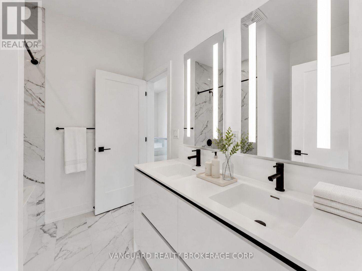 21 - 15 Lou Parsons Way, Mississauga, Ontario  L5H 0B2 - Photo 32 - W12820134