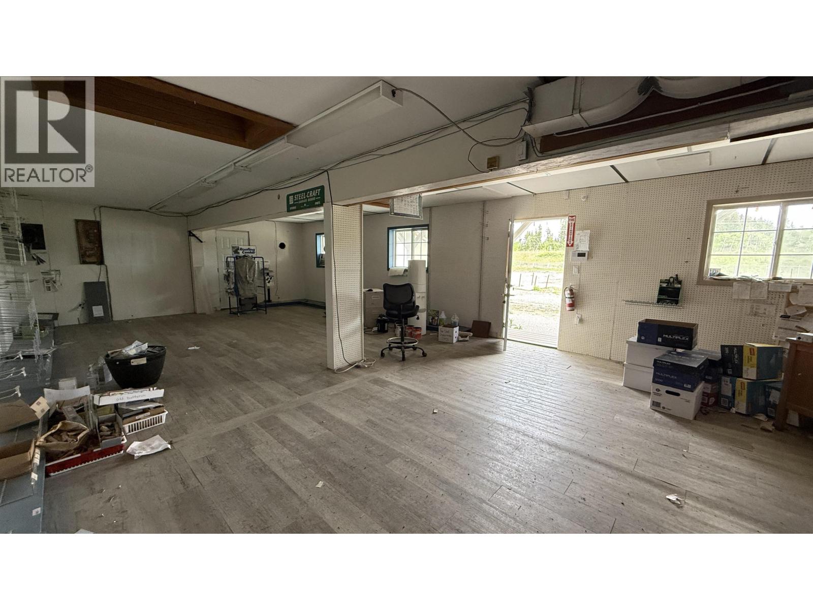 4945 Easzee Drive, 108 Mile Ranch, British Columbia  V0K 2Z0 - Photo 5 - C8075364
