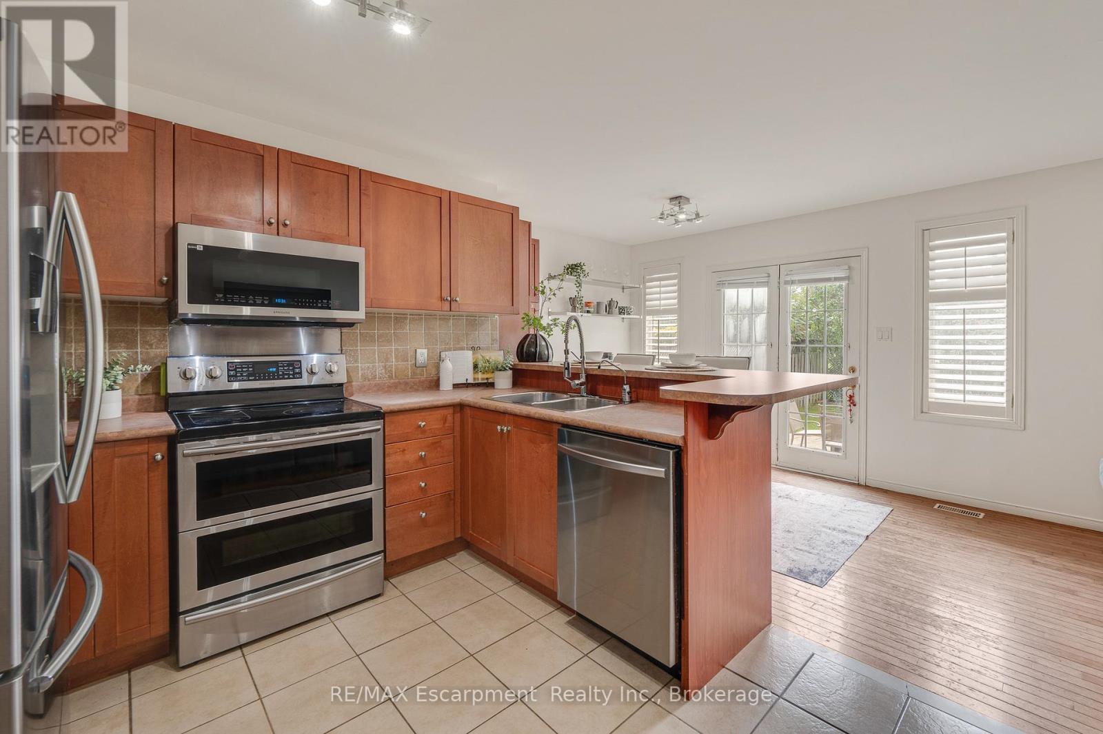 409 Jacqueline Boulevard, Hamilton, Ontario  L9B 2T4 - Photo 11 - X13527696