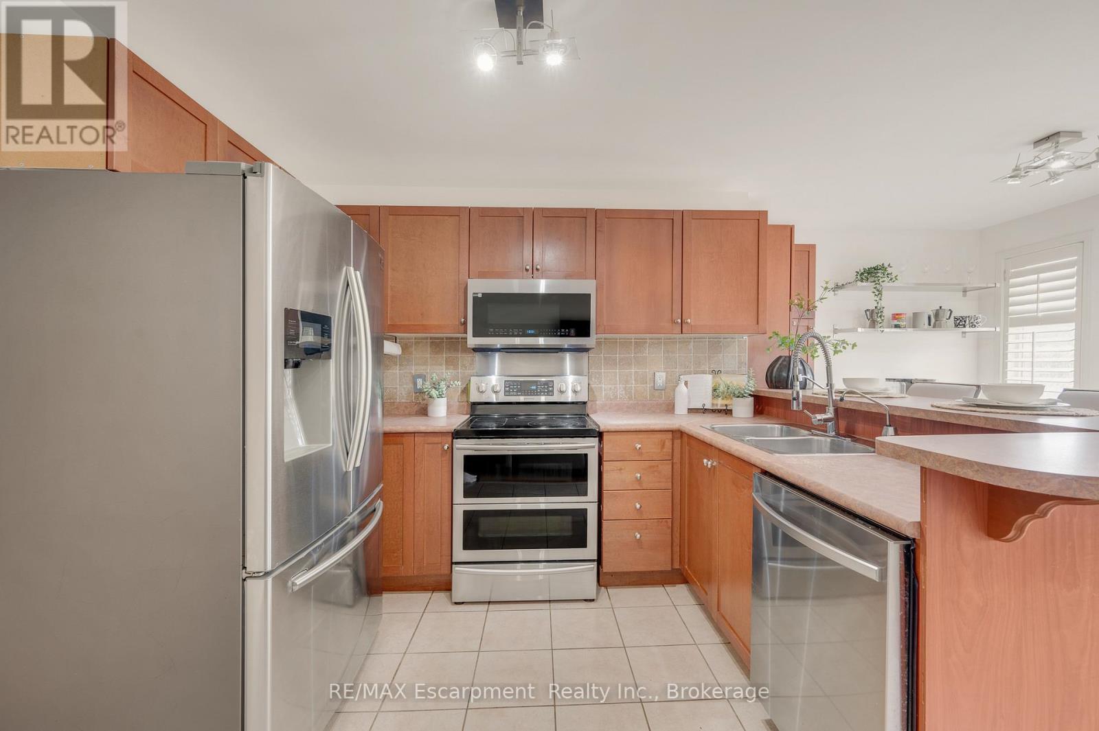 409 Jacqueline Boulevard, Hamilton, Ontario  L9B 2T4 - Photo 12 - X13527696
